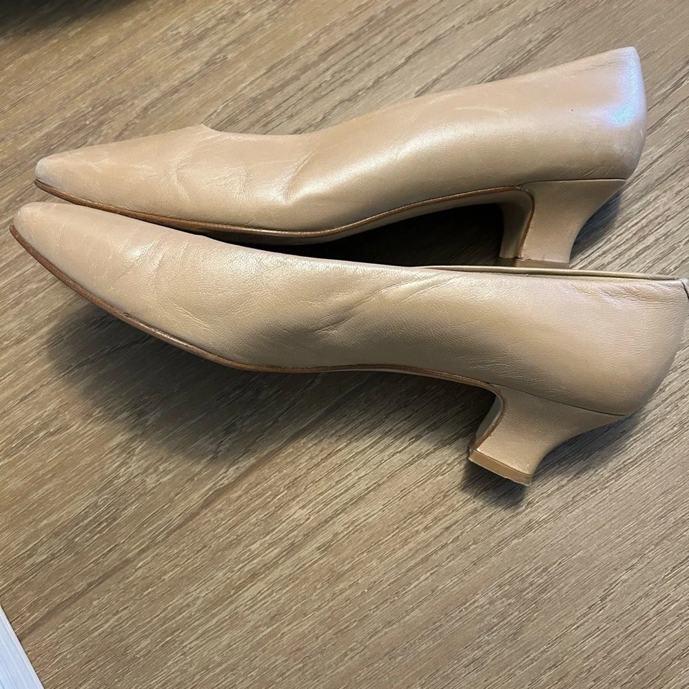 Bandolino size 10 cream pump